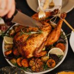 Frango Assado com Batatas e Ervas Finas