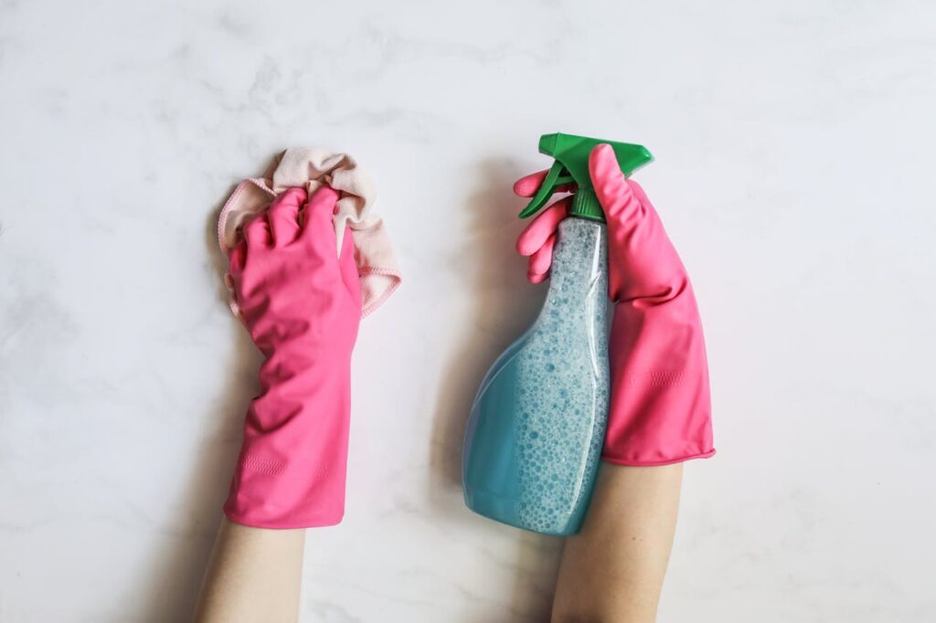 5 produtos caseiros para limpar a casa