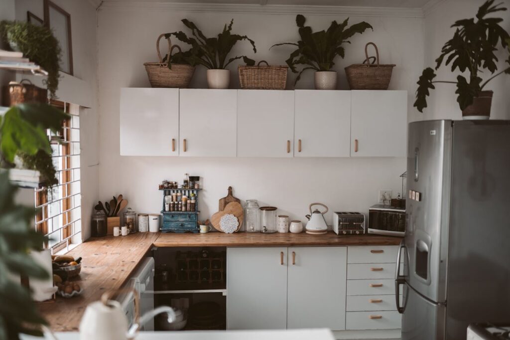 Como organizar armários de cozinha de forma eficiente